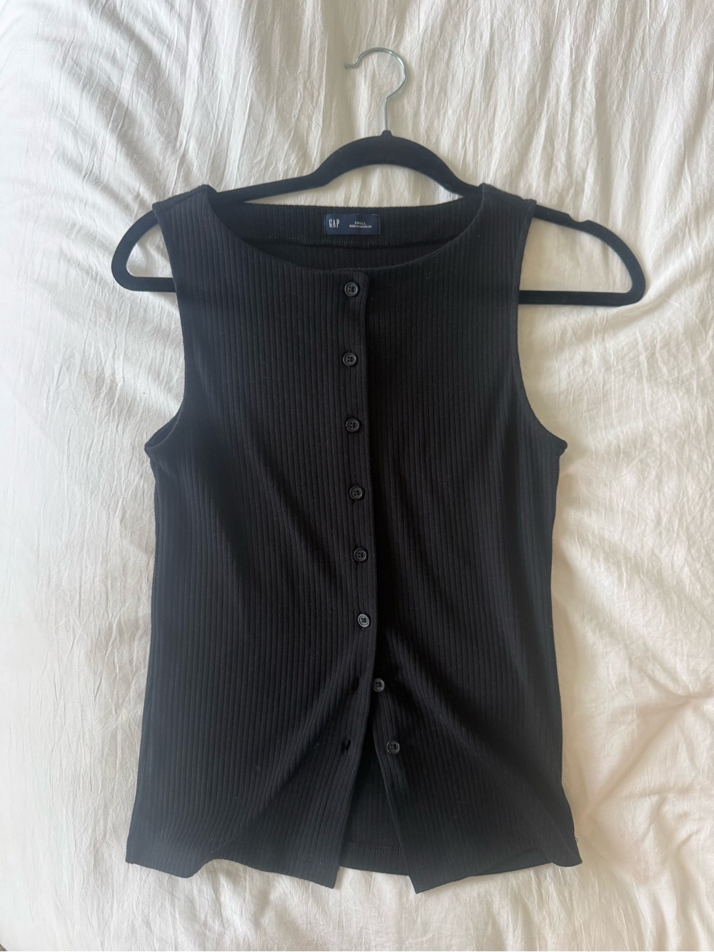 GAP Black Ribbed Button-Front Sleeveless Tank